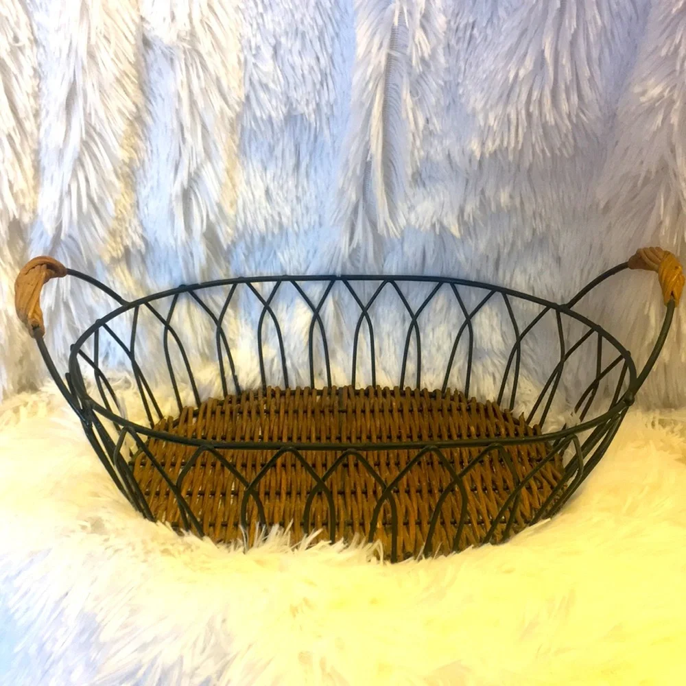 Farmhouse Wire & Wood Storage Basket